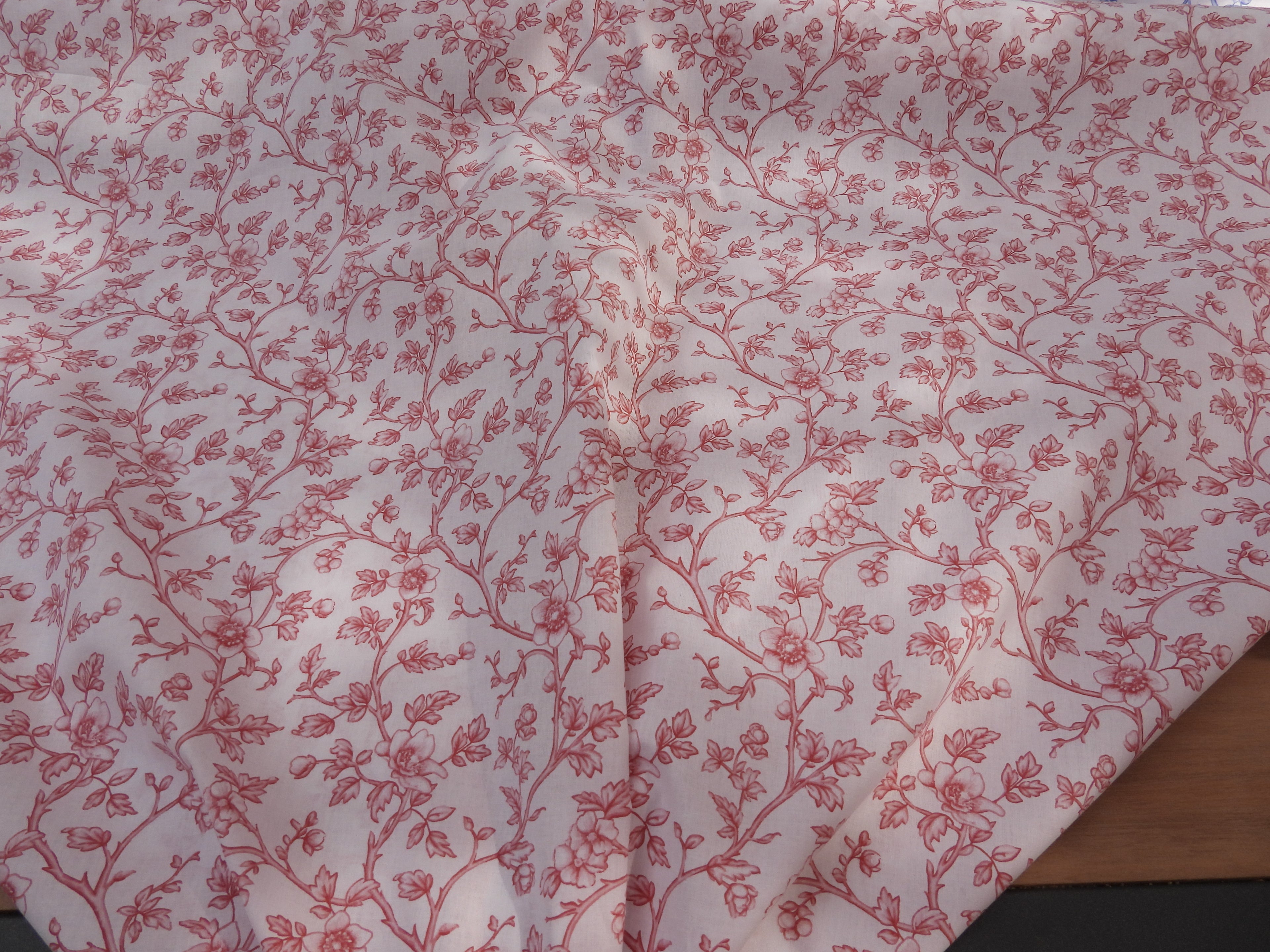 Tissu coton imprimé au mètre – 145 cm de large
