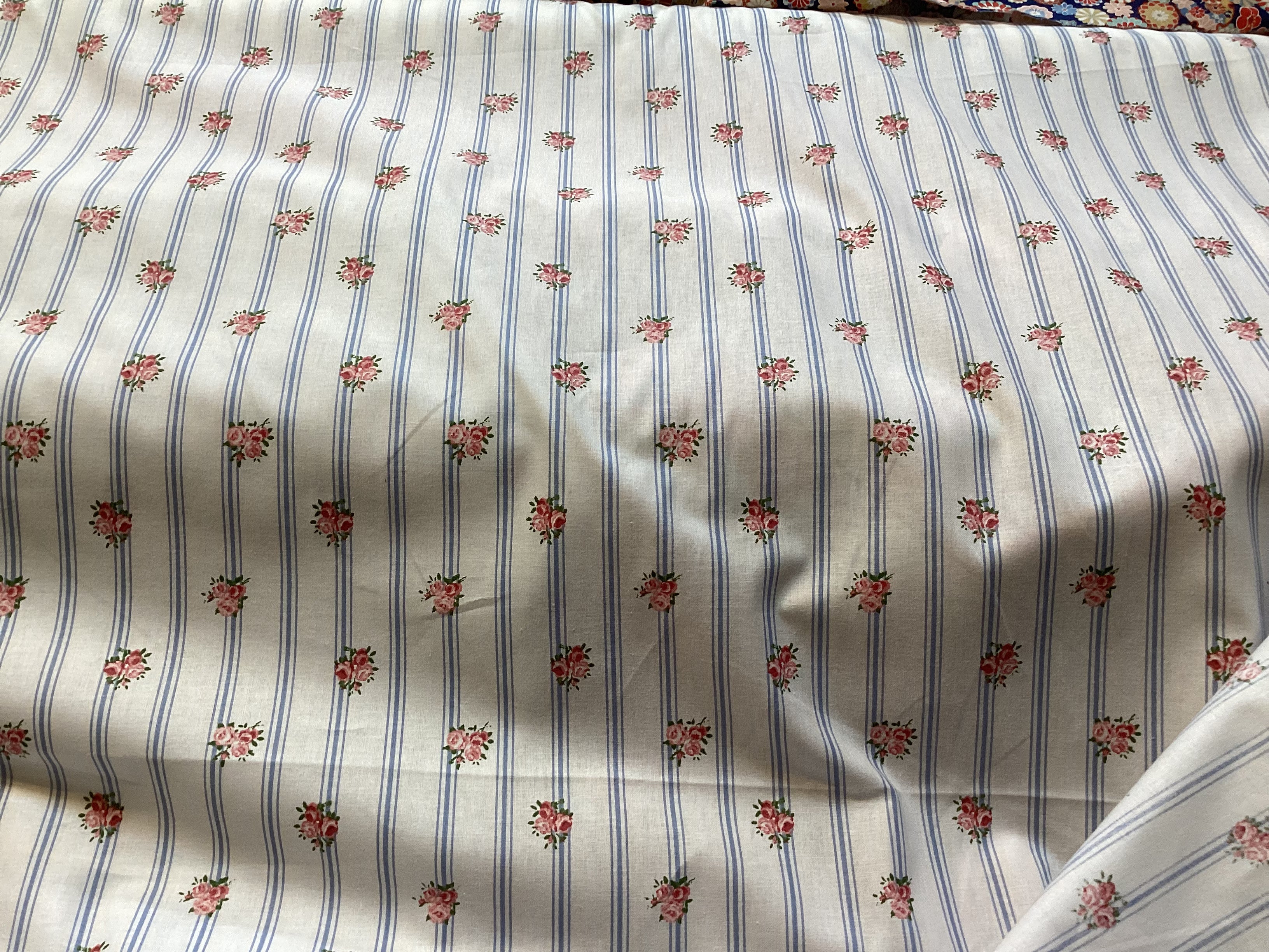Tissu coton imprimé au mètre – 145 cm de large