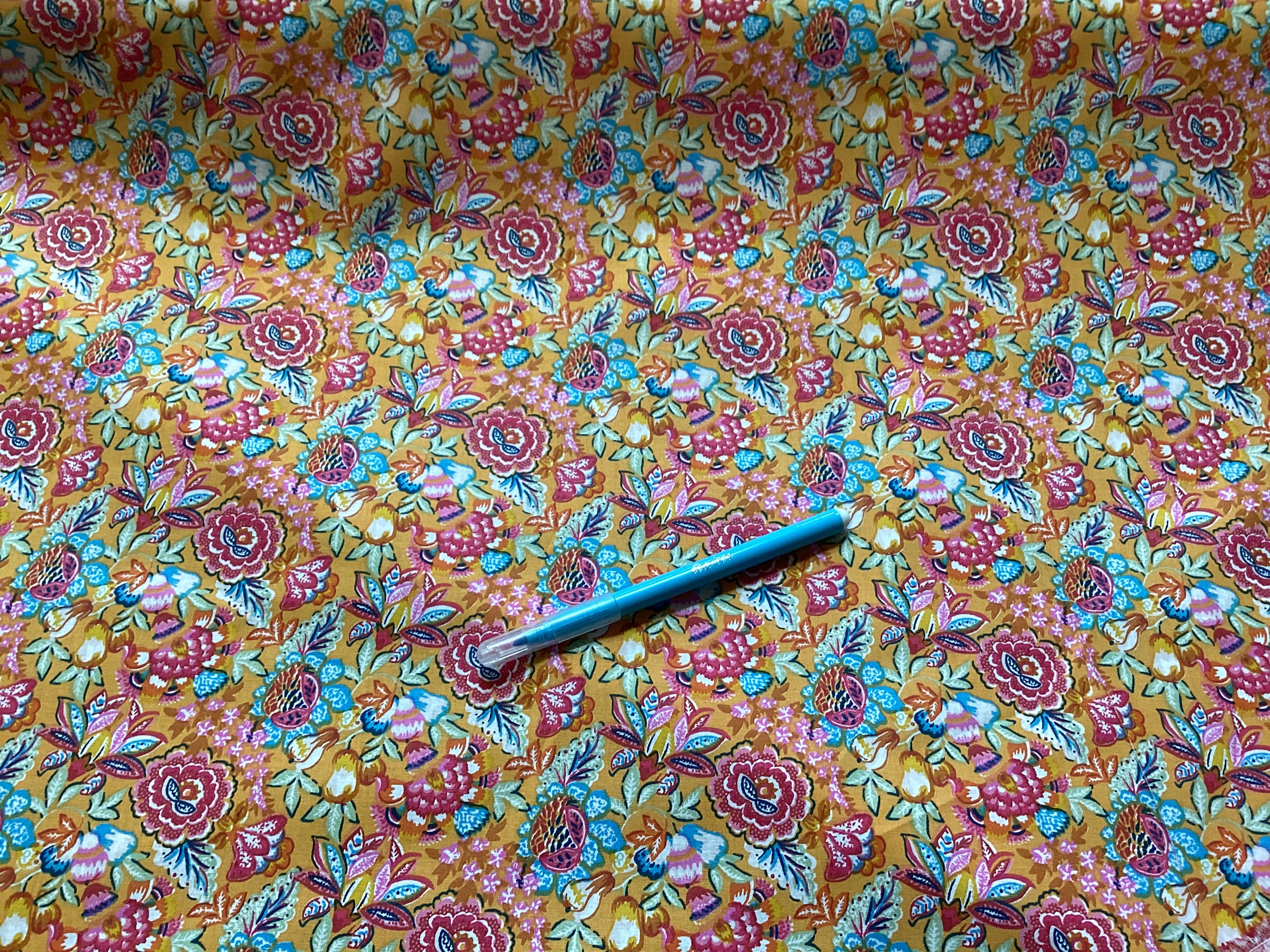 Tissu coton imprimé au mètre – 145 cm de large