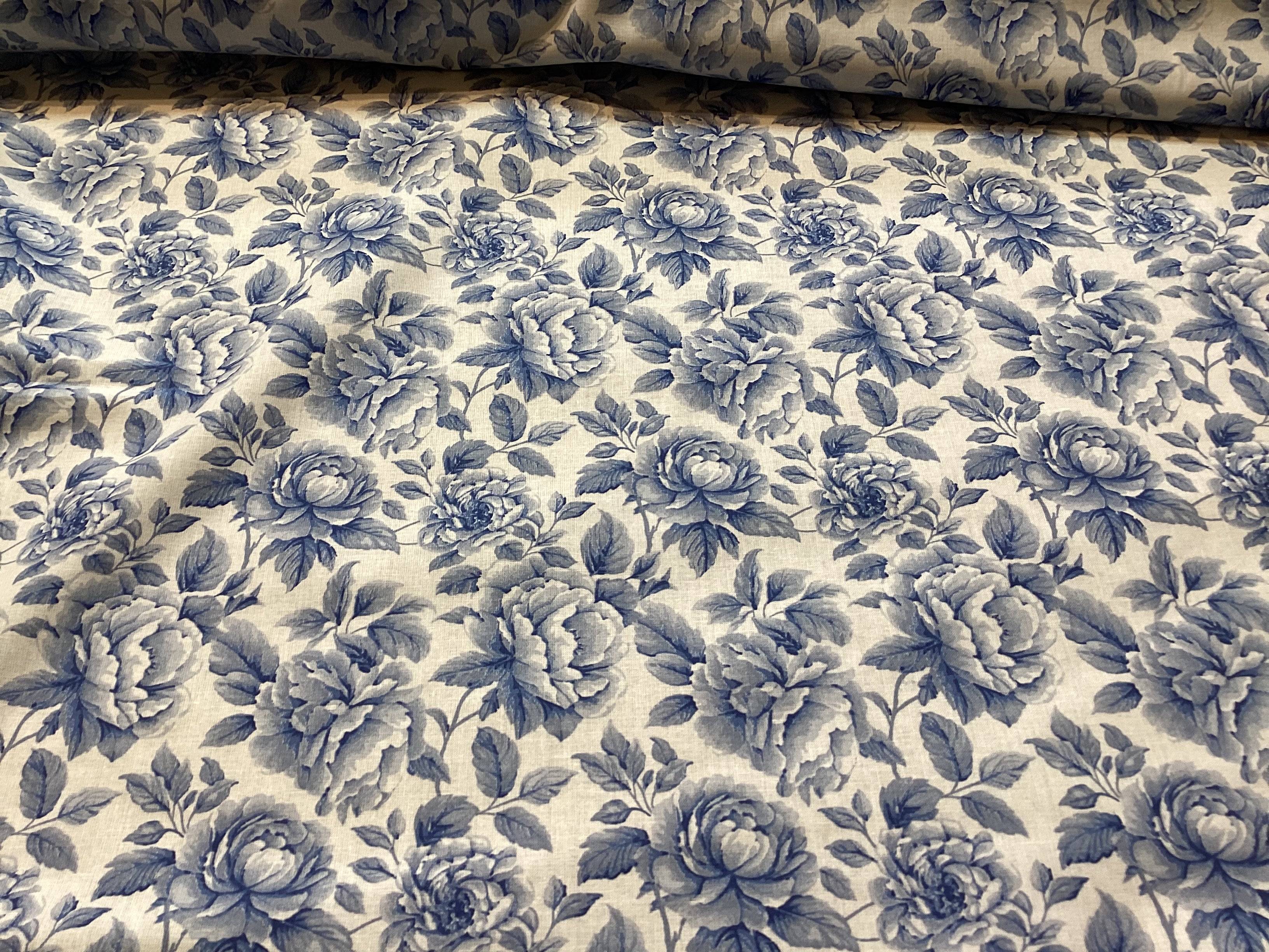 Tissu coton imprimé au mètre – 145 cm de large
