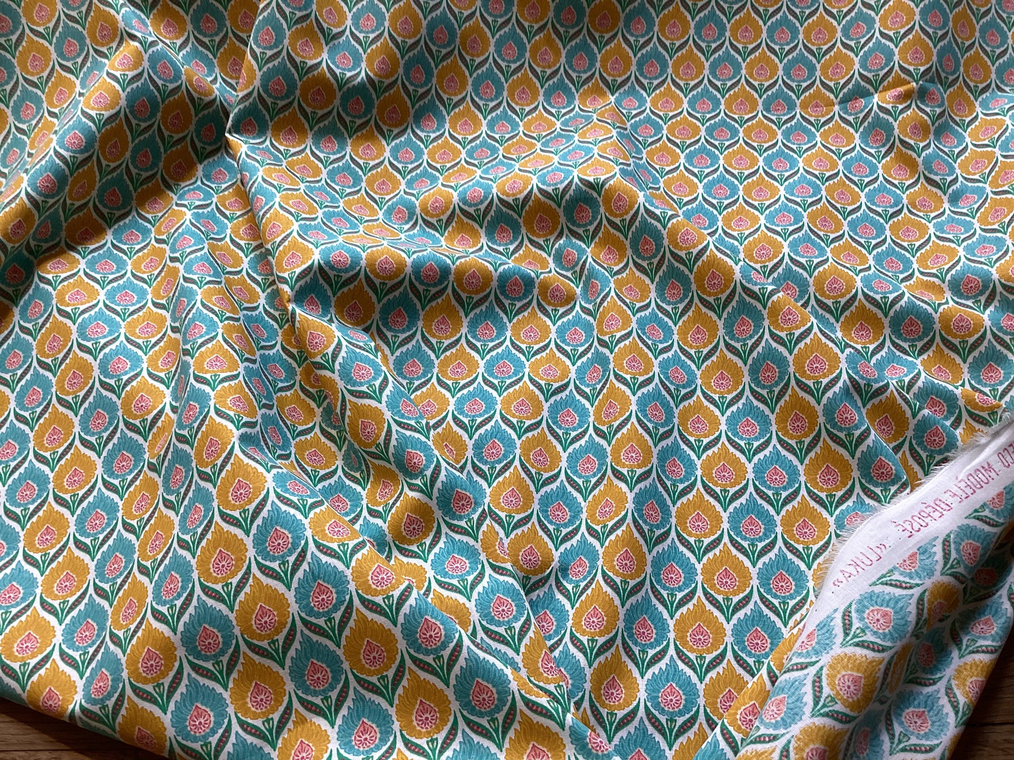 Tissu coton imprimé au mètre – 145 cm de large